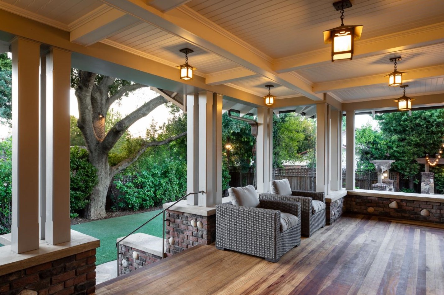711 University Ave, Los Altos CA  94022-3932 exterior