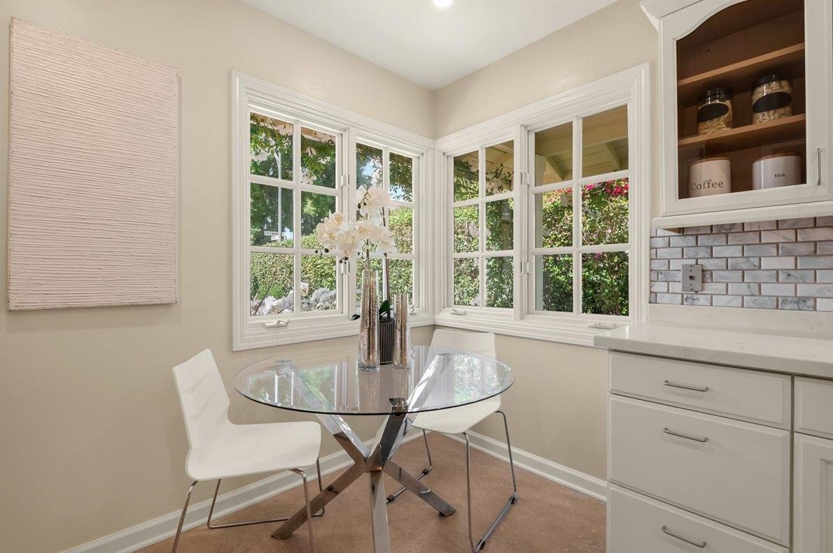 1657 Edgewood Dr, Palo Alto CA  94303-2821 exterior