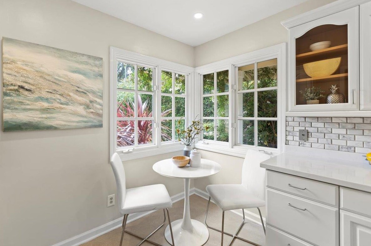 1657 Edgewood Dr, Palo Alto CA  94303-2821 exterior
