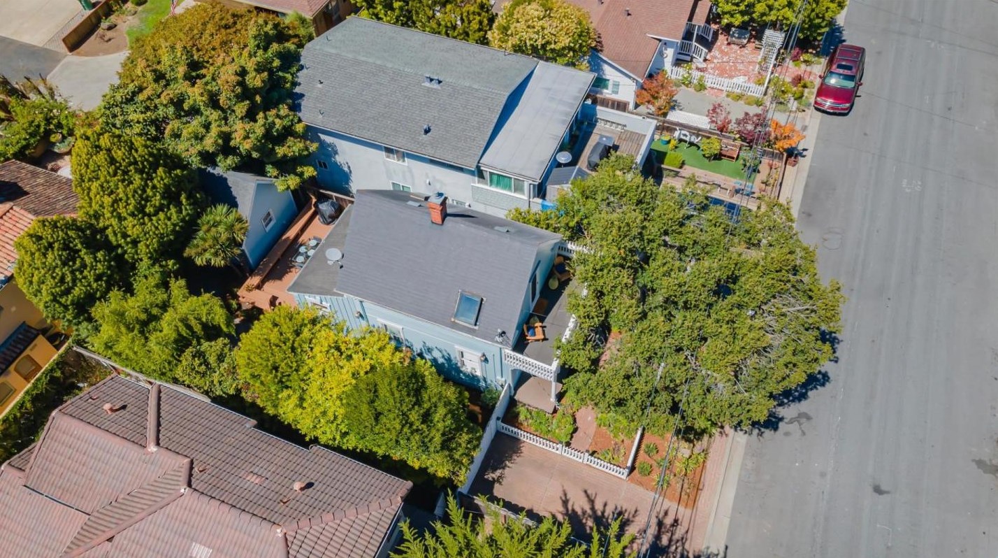 1555 Lincoln Ave, Capitola CA  95010-3852 exterior