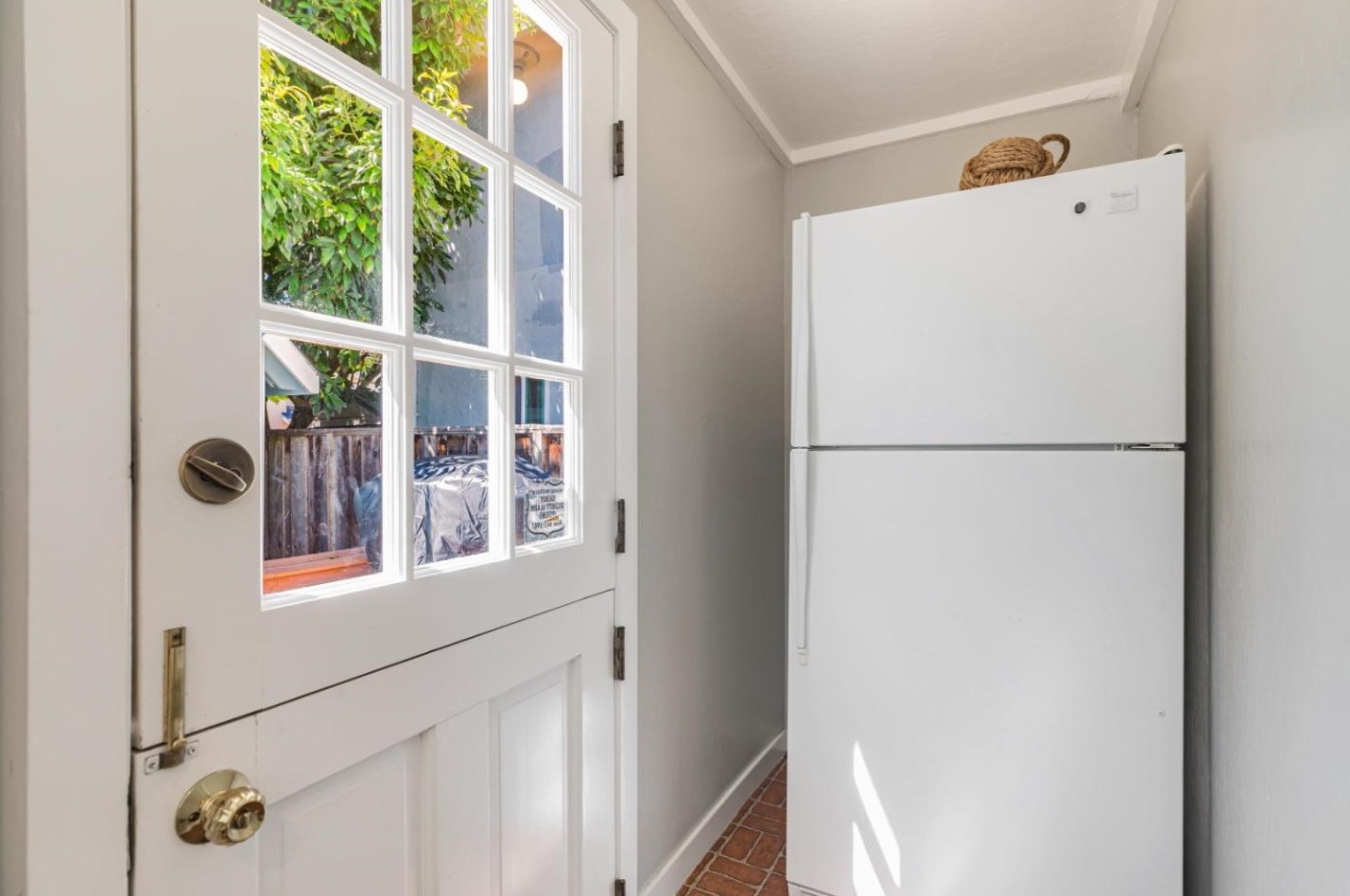 1555 Lincoln Ave, Capitola CA  95010-3852 exterior