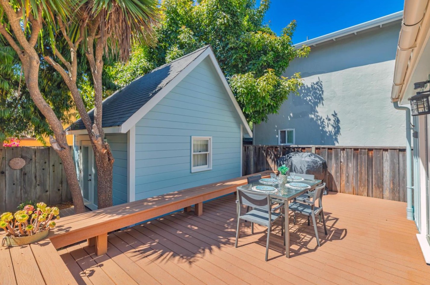 1555 Lincoln Ave, Capitola CA  95010-3852 exterior