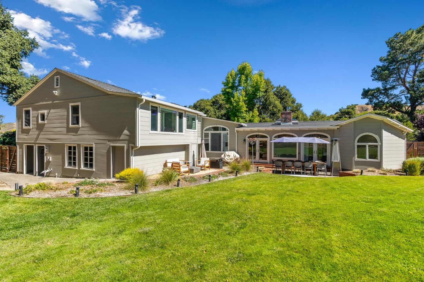 70 Paseo Hermoso, Salinas CA  93908-9167 exterior