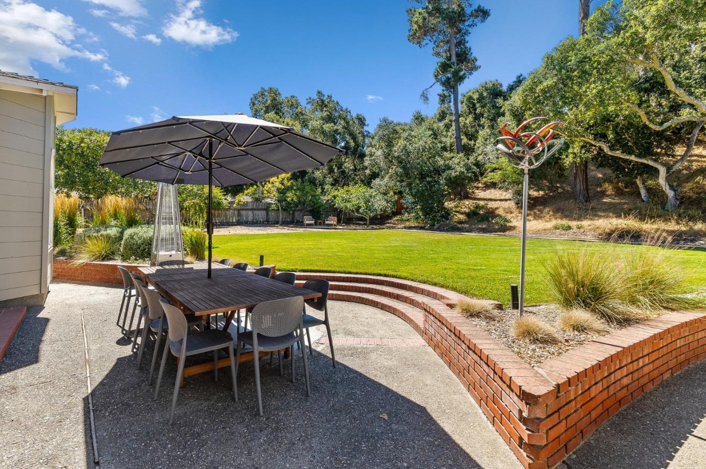 70 Paseo Hermoso, Salinas CA  93908-9167 exterior