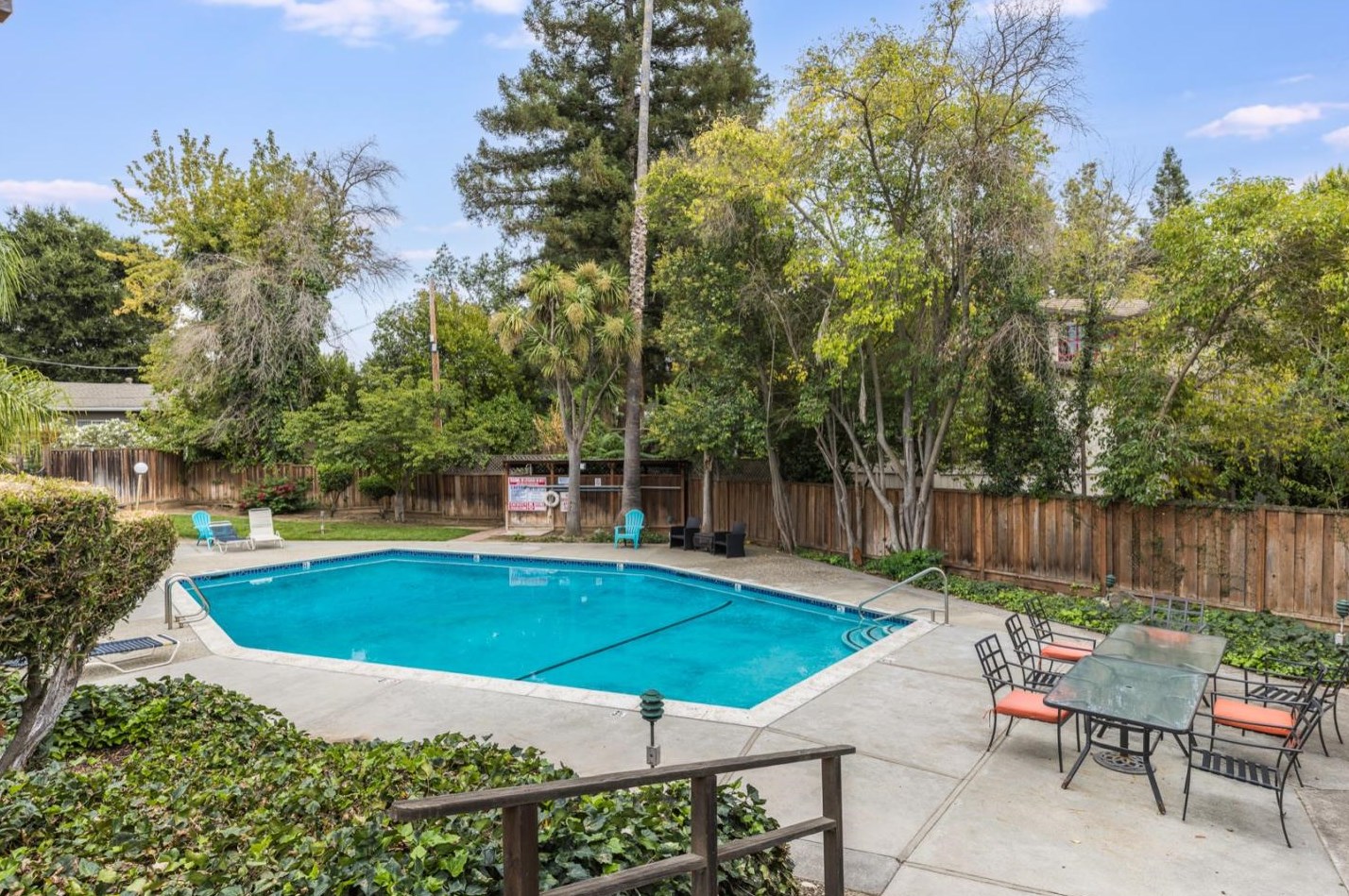 1898 Meridian Ave, San Jose CA  95125-5568 exterior