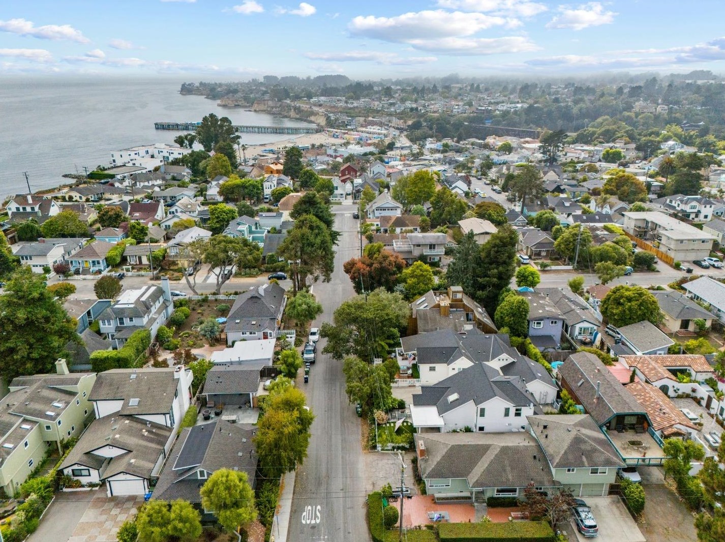 306 El Salto Dr, Capitola CA 95010-3414 exterior