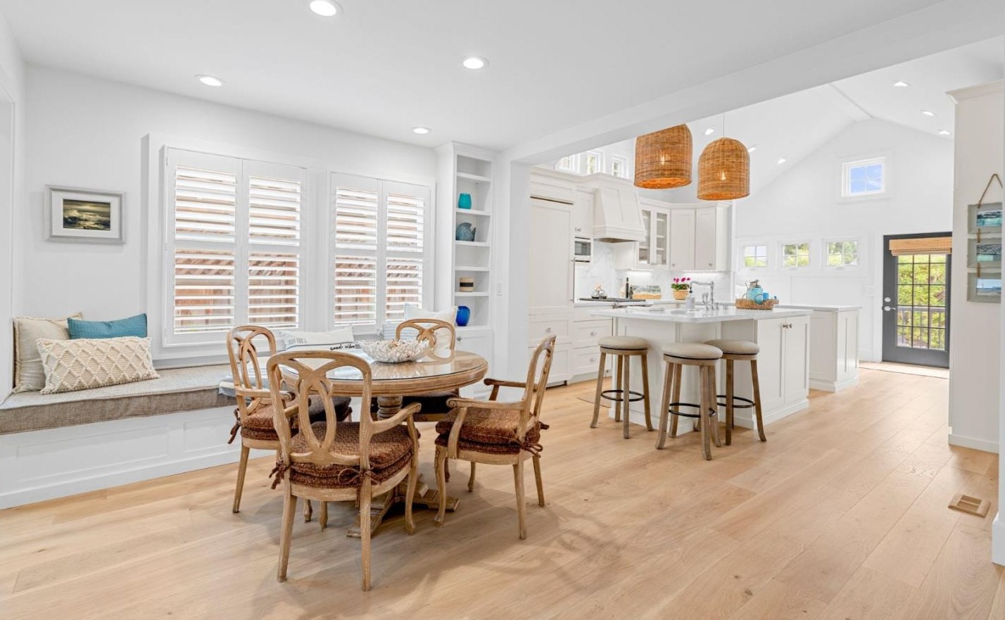 306 El Salto Dr, Capitola CA 95010-3414 exterior