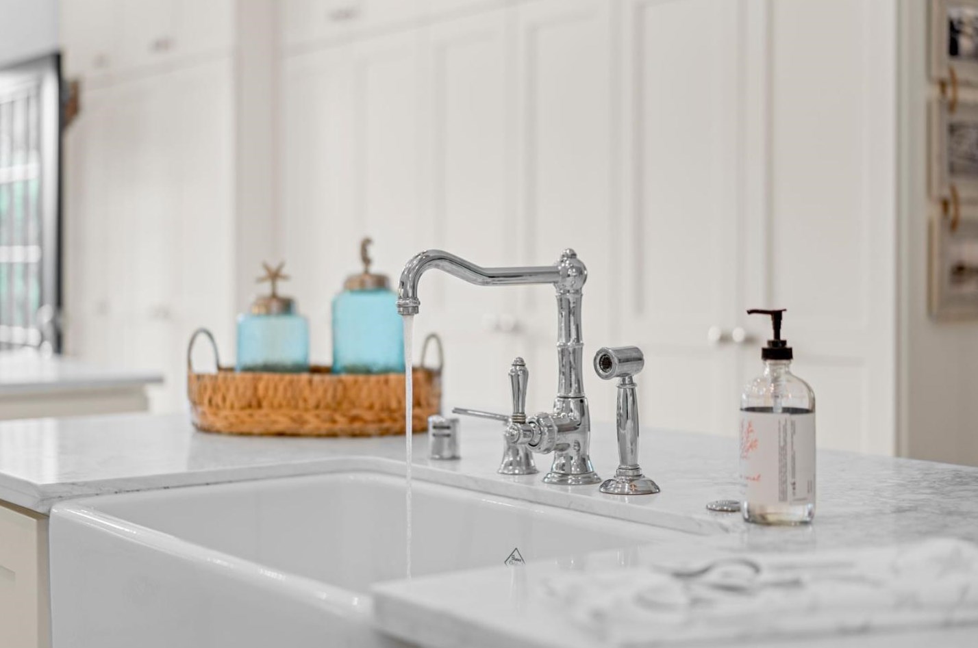 306 El Salto Dr, Capitola CA 95010-3414 exterior