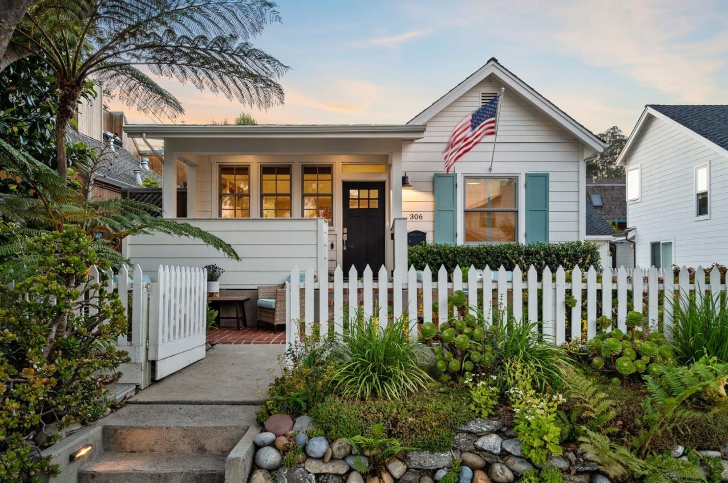 306 El Salto Dr, Capitola CA 95010-3414 exterior