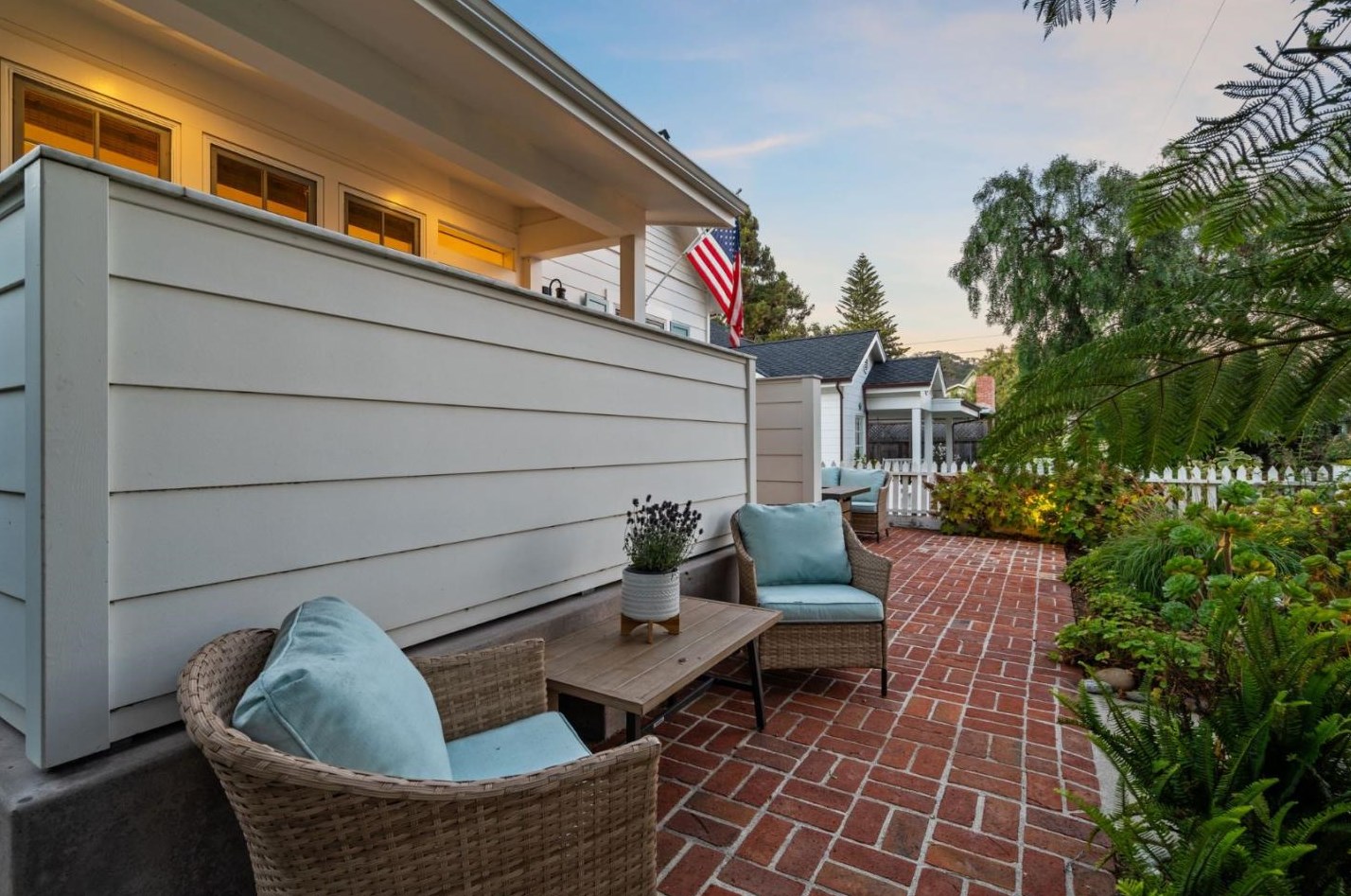 306 El Salto Dr, Capitola CA 95010-3414 exterior