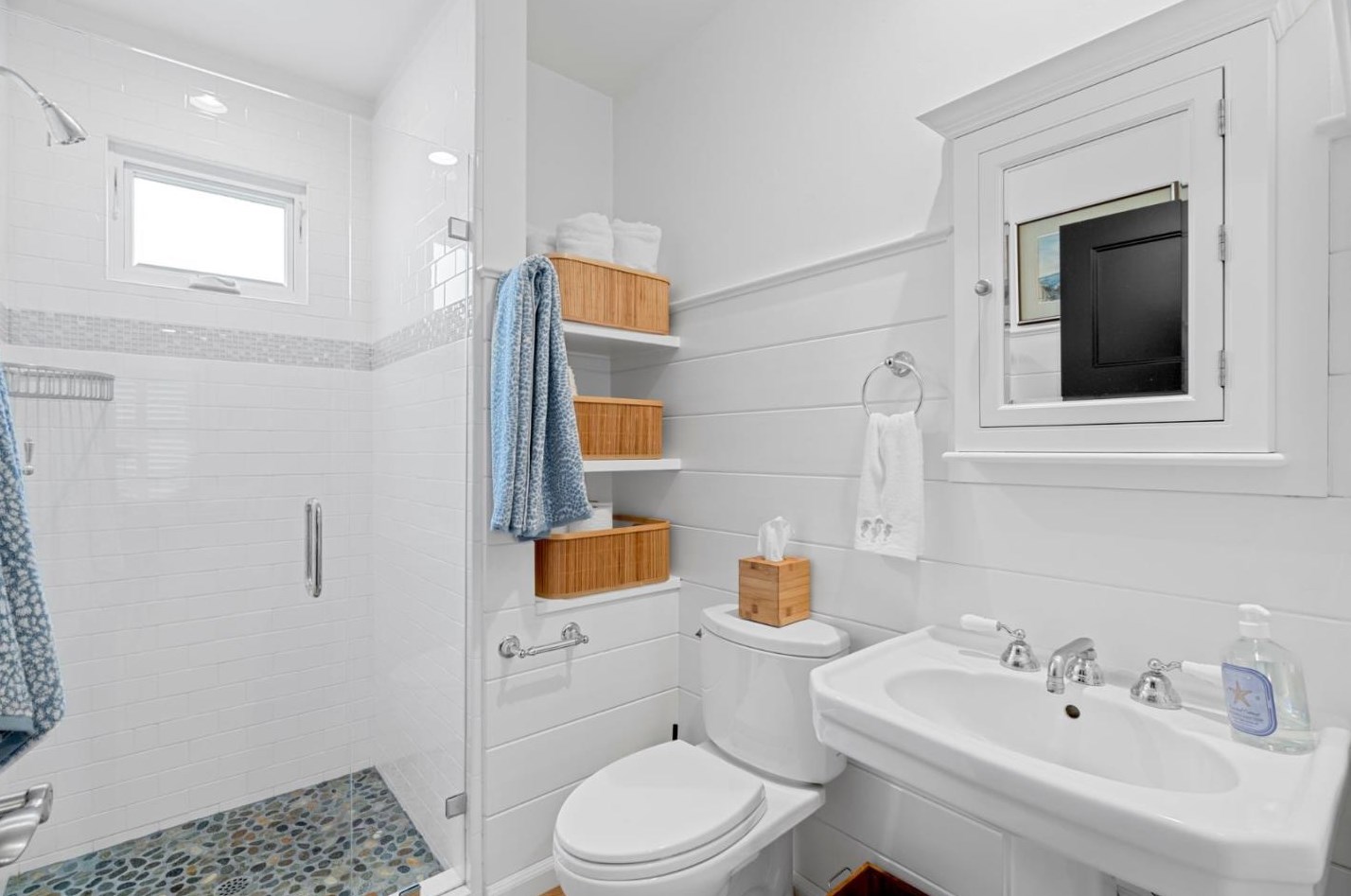 306 El Salto Dr, Capitola CA 95010-3414 exterior