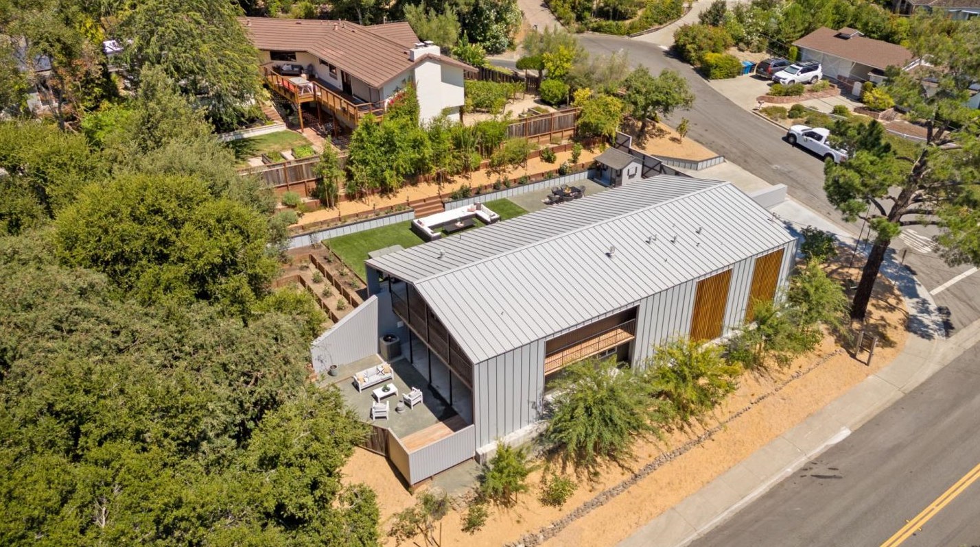 470 La Mesa Dr, Menlo Park CA  94028-7413 exterior