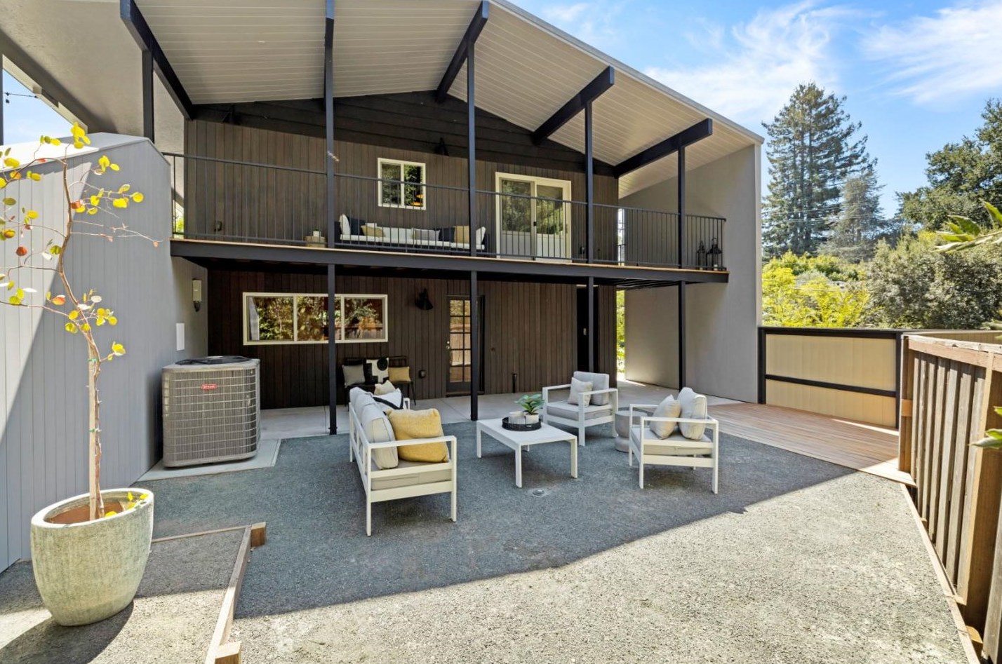 470 La Mesa Dr, Menlo Park CA  94028-7413 exterior