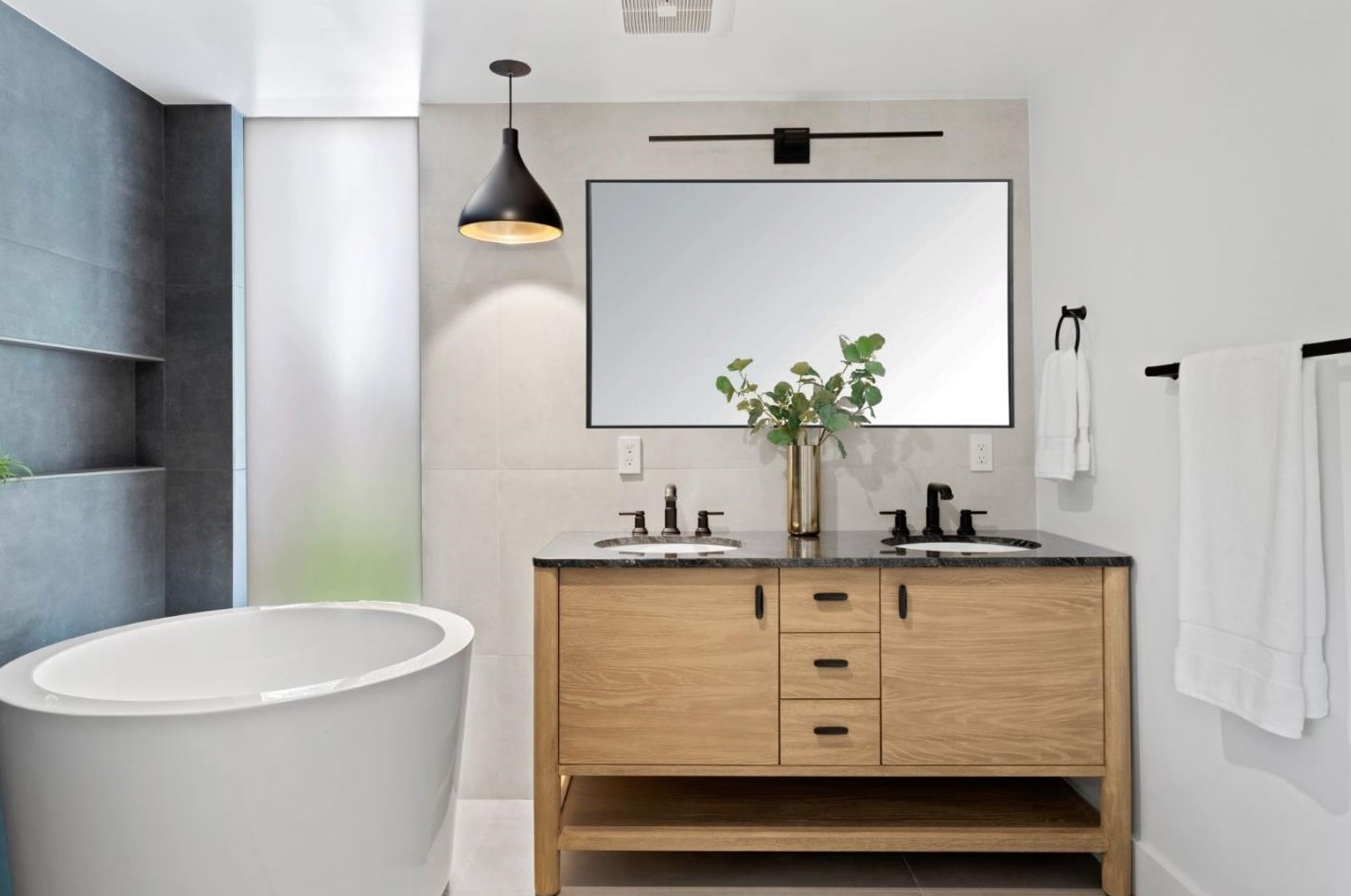 470 La Mesa Dr, Menlo Park CA  94028-7413 exterior