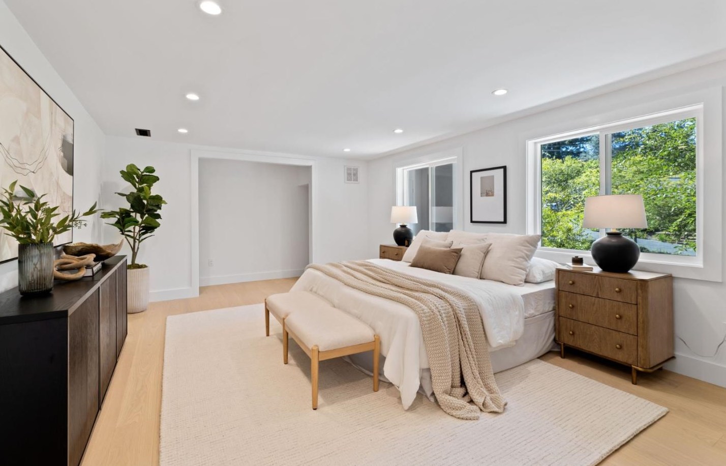 470 La Mesa Dr, Menlo Park CA  94028-7413 exterior