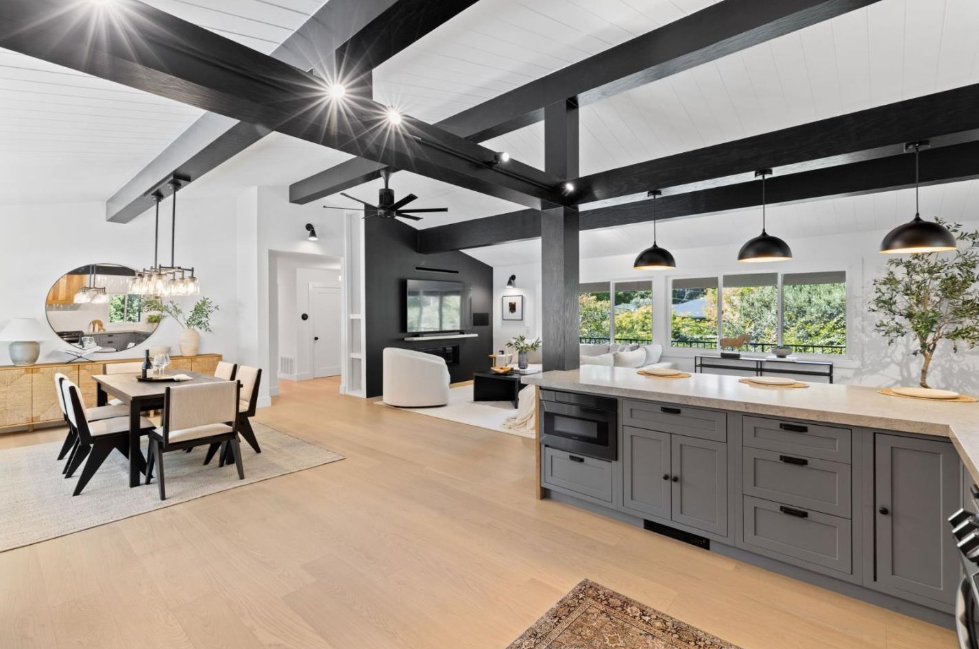 470 La Mesa Dr, Menlo Park CA  94028-7413 exterior