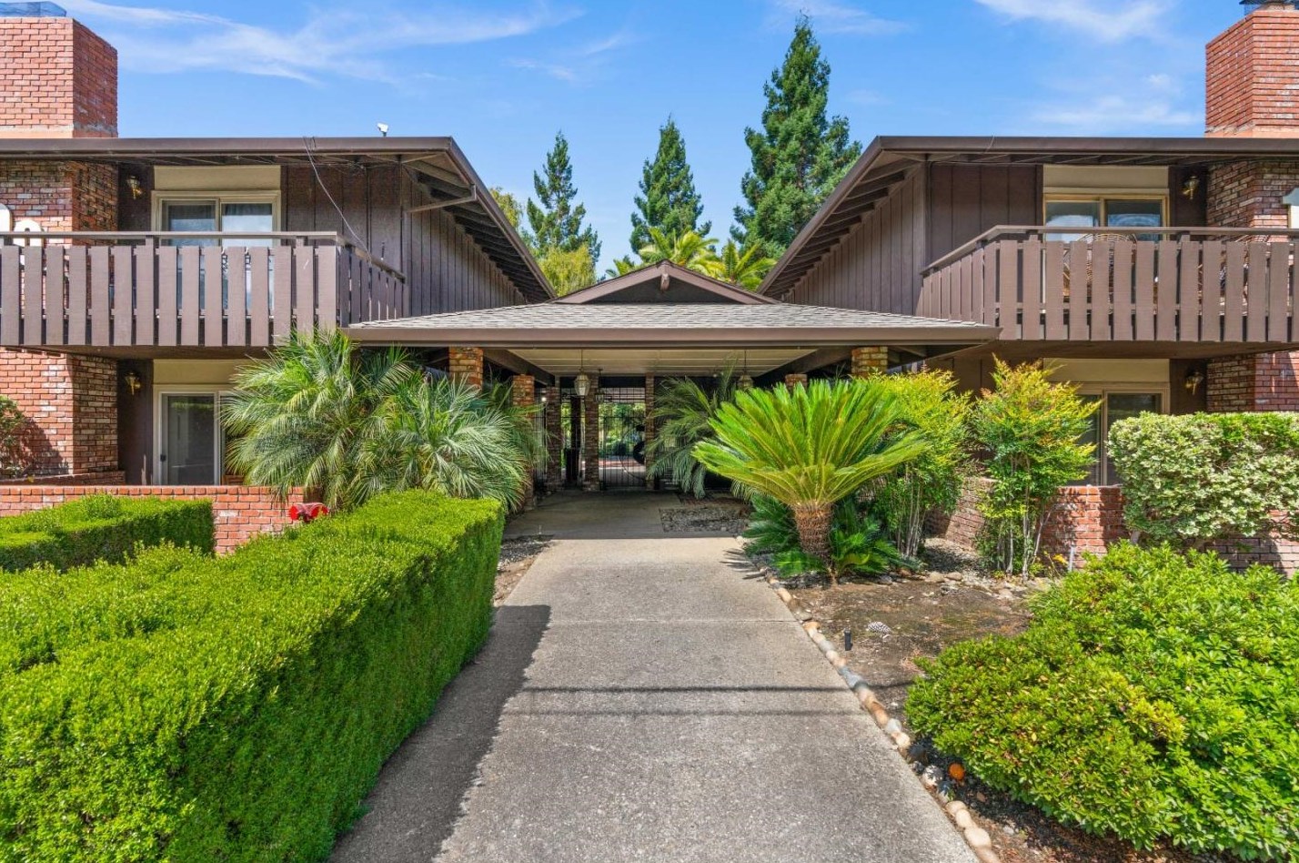 100 Middlefield Rd, Mountain View CA  94043-3860 exterior