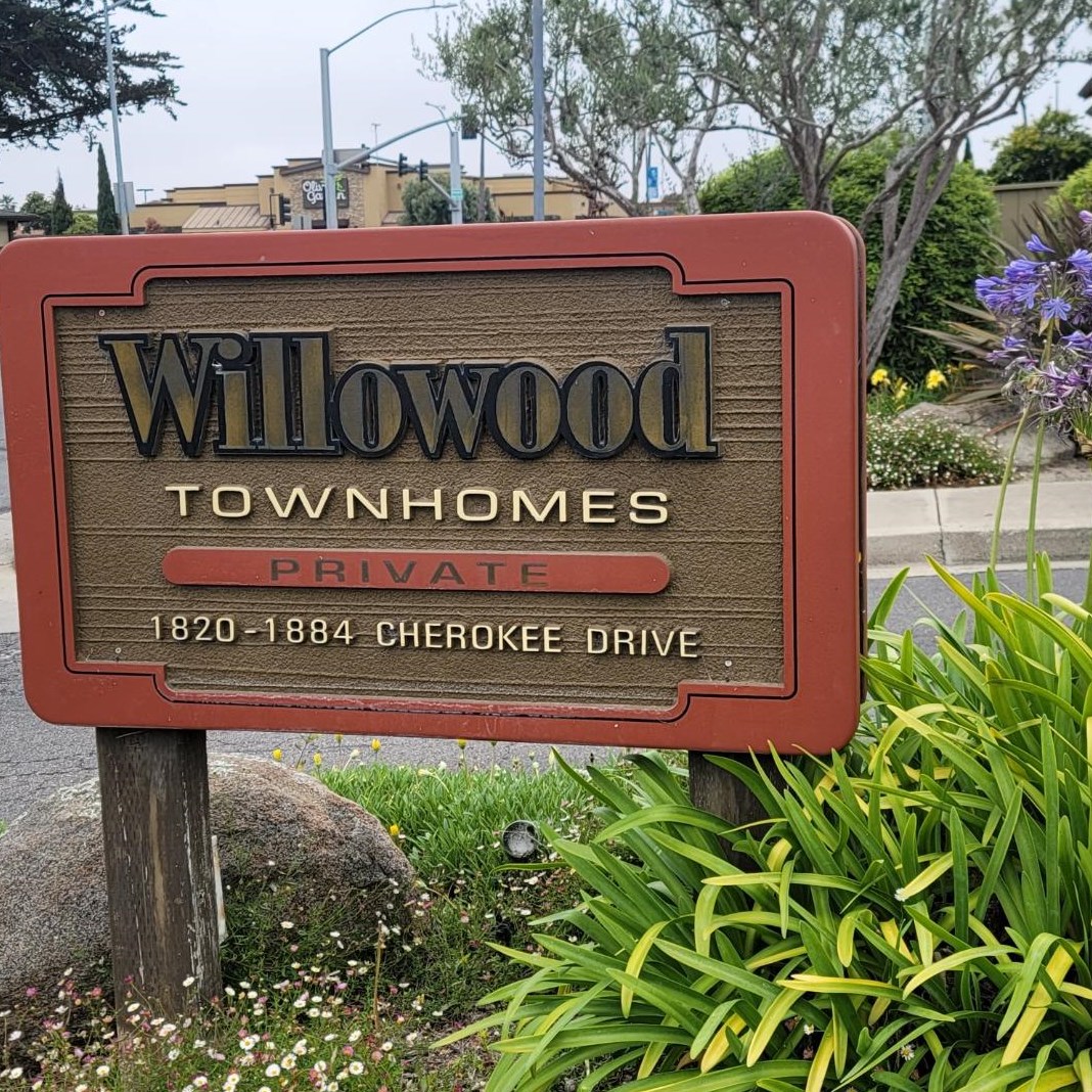 1848 Cherokee Dr, Salinas CA  93906-8314 exterior