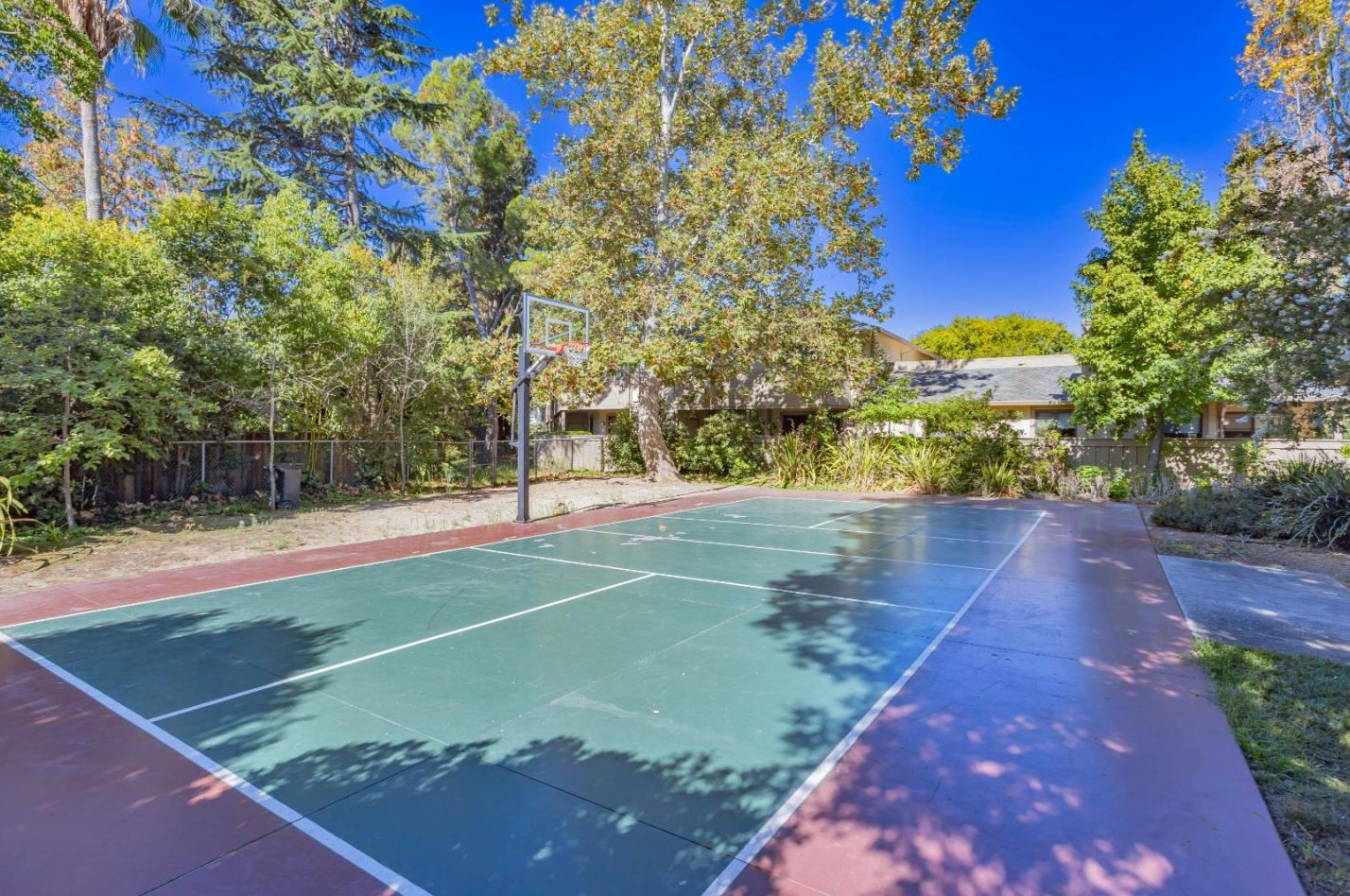 1051 Abbott Ave, Milpitas CA 95035-2941 exterior