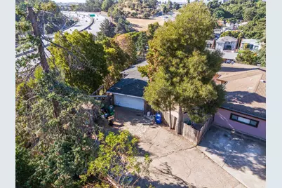 9560 Alcala Ave, Oakland, CA 94605 - Photo 1