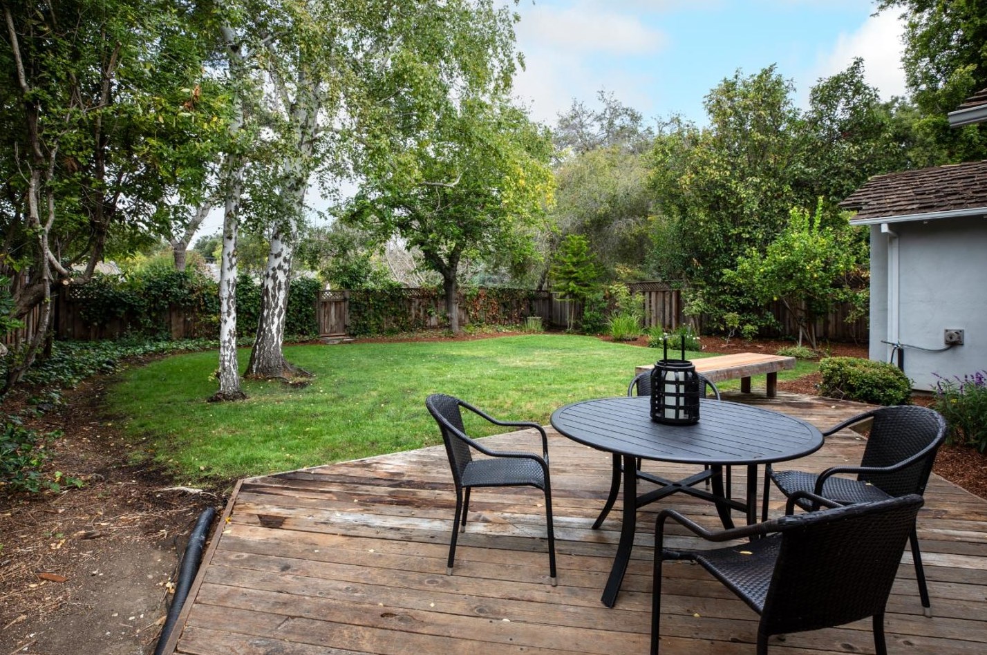 914 Riverside Dr, Los Altos CA 94024-4828 exterior