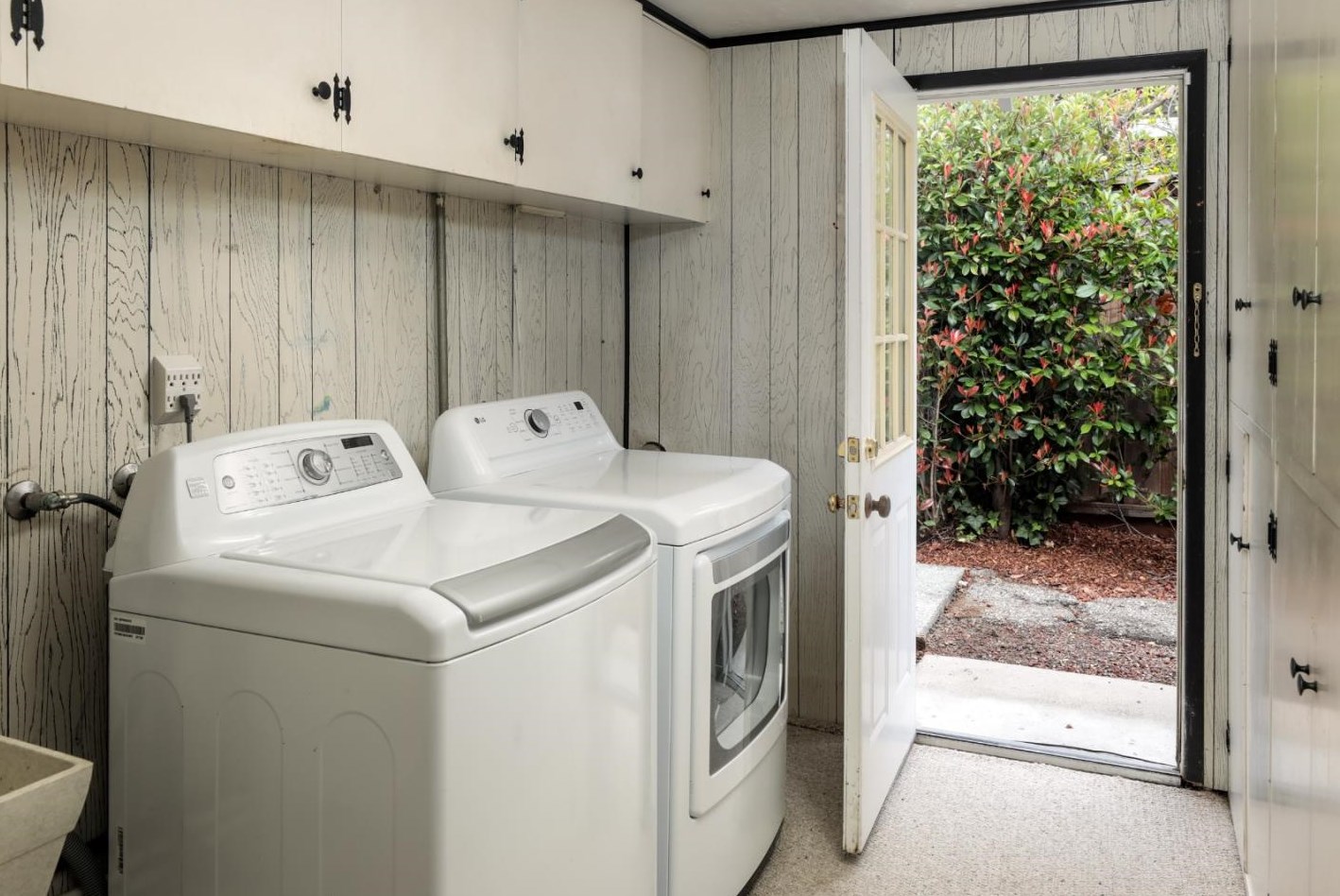 914 Riverside Dr, Los Altos CA 94024-4828 exterior