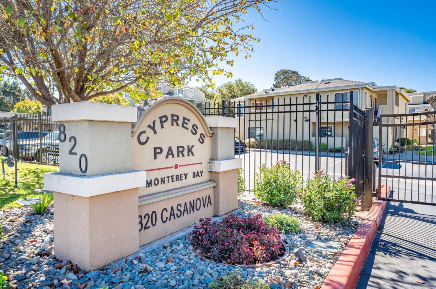 820 Casanova Ave, Monterey CA  93940-6878 exterior