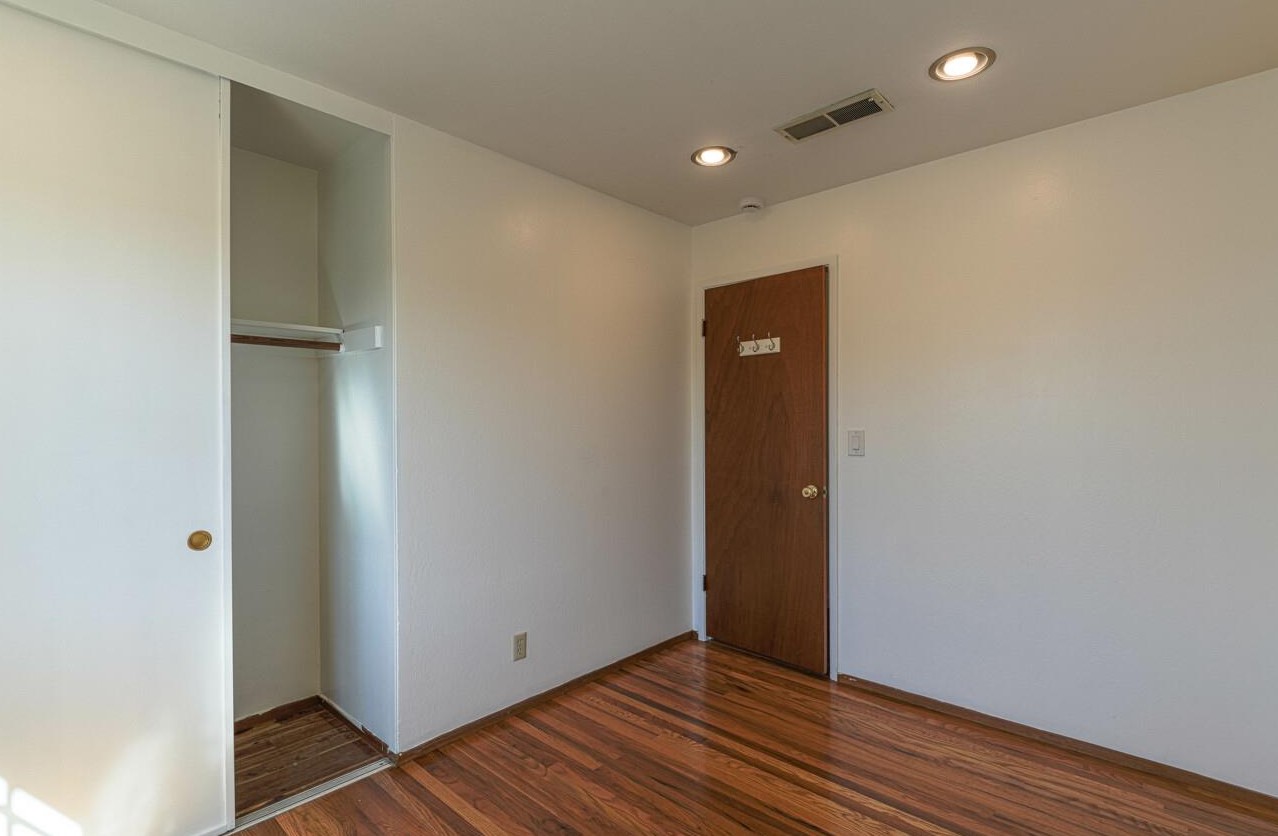 430 Calaveras Dr, Salinas CA 93906-2507 exterior