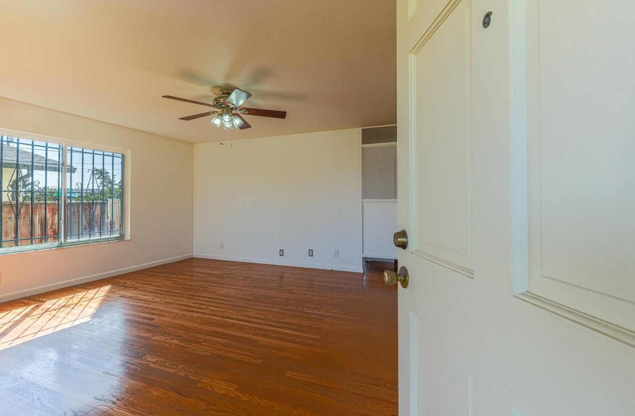 430 Calaveras Dr, Salinas CA 93906-2507 exterior