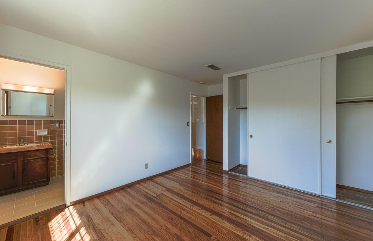 430 Calaveras Dr, Salinas CA 93906-2507 exterior