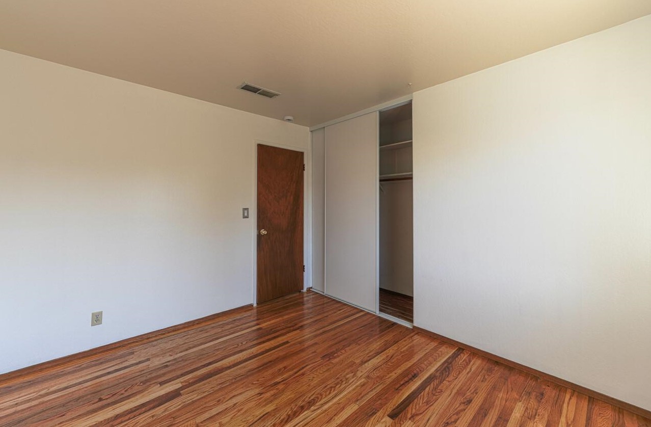 430 Calaveras Dr, Salinas CA 93906-2507 exterior