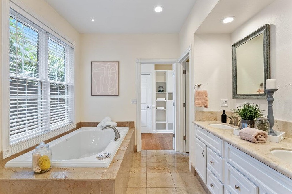 4550 Topaz St, Capitola CA 95010-3141 exterior