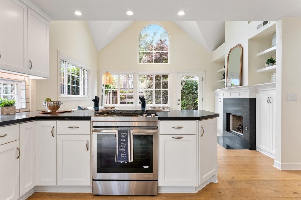 4550 Topaz St, Capitola CA 95010-3141 exterior