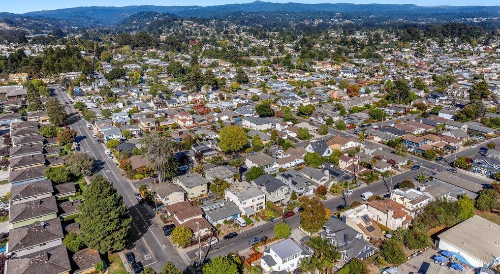 4550 Topaz St, Capitola CA 95010-3141 exterior