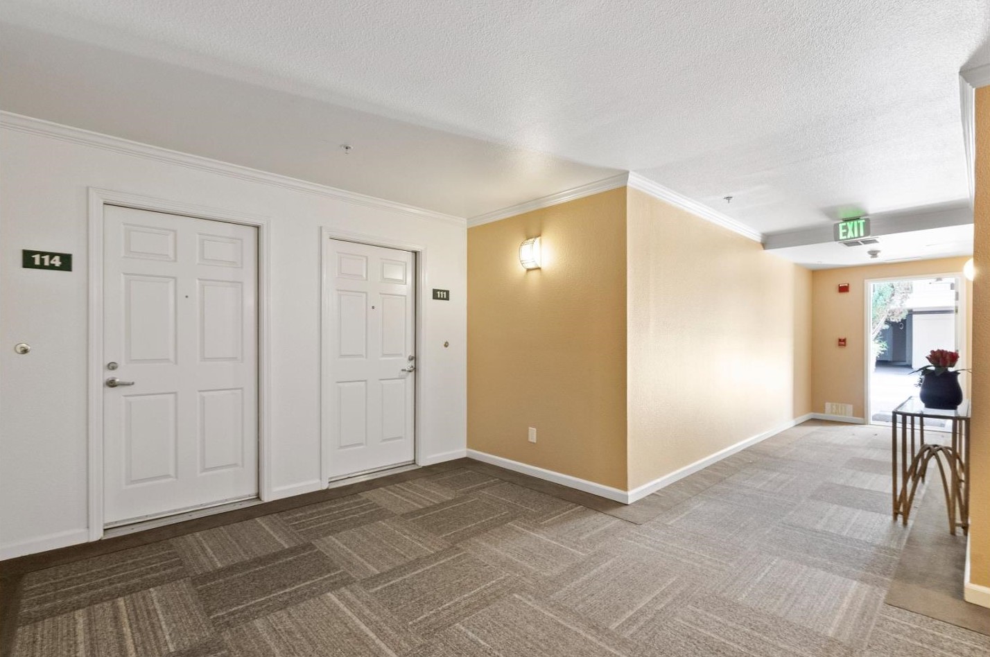 2255 Showers Dr, Mountain View CA  94040-1277 exterior