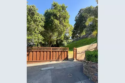 65 Madera Ave, San Carlos, CA 94070 - Photo 13