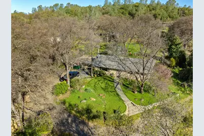 10264 Combie Rd, Auburn, CA 95602 - Photo 13