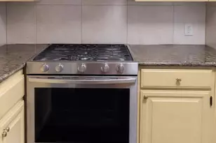 584 Vienna St, San Francisco, CA 94112 - Photo 3