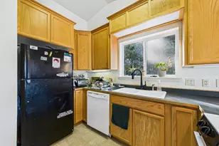 972 Spring Rd, Whitethorn, CA 95589 - Photo 19