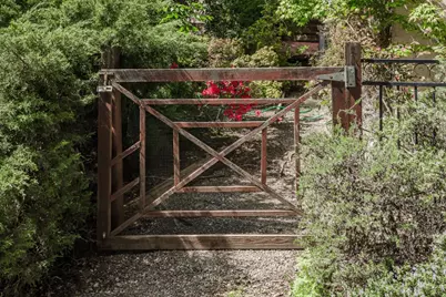 640 Los Trancos Rd, Los Altos Hills, CA 94028 - Photo 15