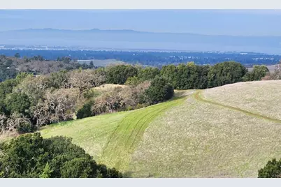 640 Los Trancos Rd, Los Altos Hills, CA 94028 - Photo 25