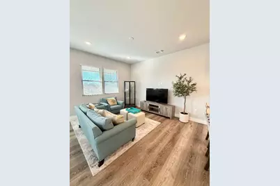 1661 Spring St 424, Davis, CA 95616 - Photo 3