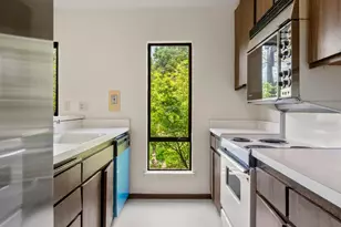 78 Pearce Mitchell Pl, Stanford, CA 94305 - Photo 5