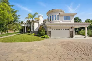 12690 Dianne Dr, Los Altos Hills, CA 94022 - Photo 3