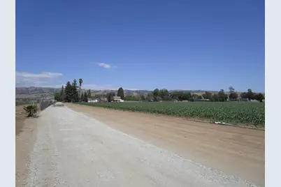 2025 Pacheco Pass Hwy, Gilroy, CA 95020 - Photo 9