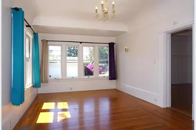 121 E Julian St, San Jose, CA 95112 - Photo 9