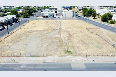 325 S Center St, Stockton, CA 95203 - Photo 11