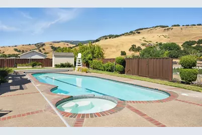 2525 Bridle Path Dr, Gilroy, CA 95020 - Photo 57