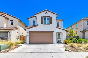 555 Sparrow St, Hollister, CA 95023 - Photo 1