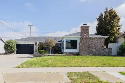 114 Iris Dr, Salinas, CA 93906 - Photo 1